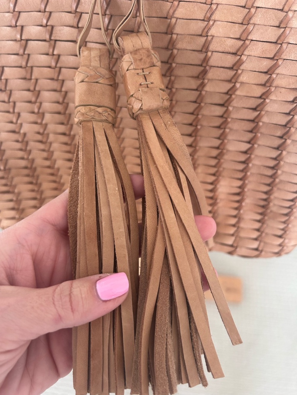 Woven Leather  Tassel Crossbody Shoulder Bag Tan Brown Made in India Vtg - Picture 4 of 7